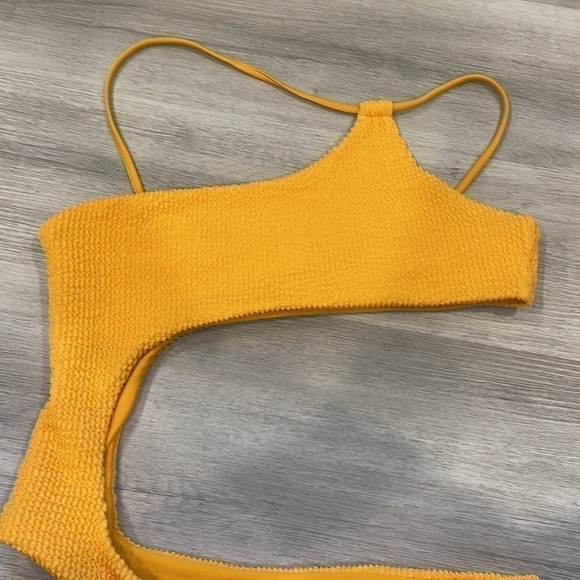Zaful One Piece Textured Yellow One Shoulder Monokini Swimsuit Sexy Size M 6 - Picture 3 of 7